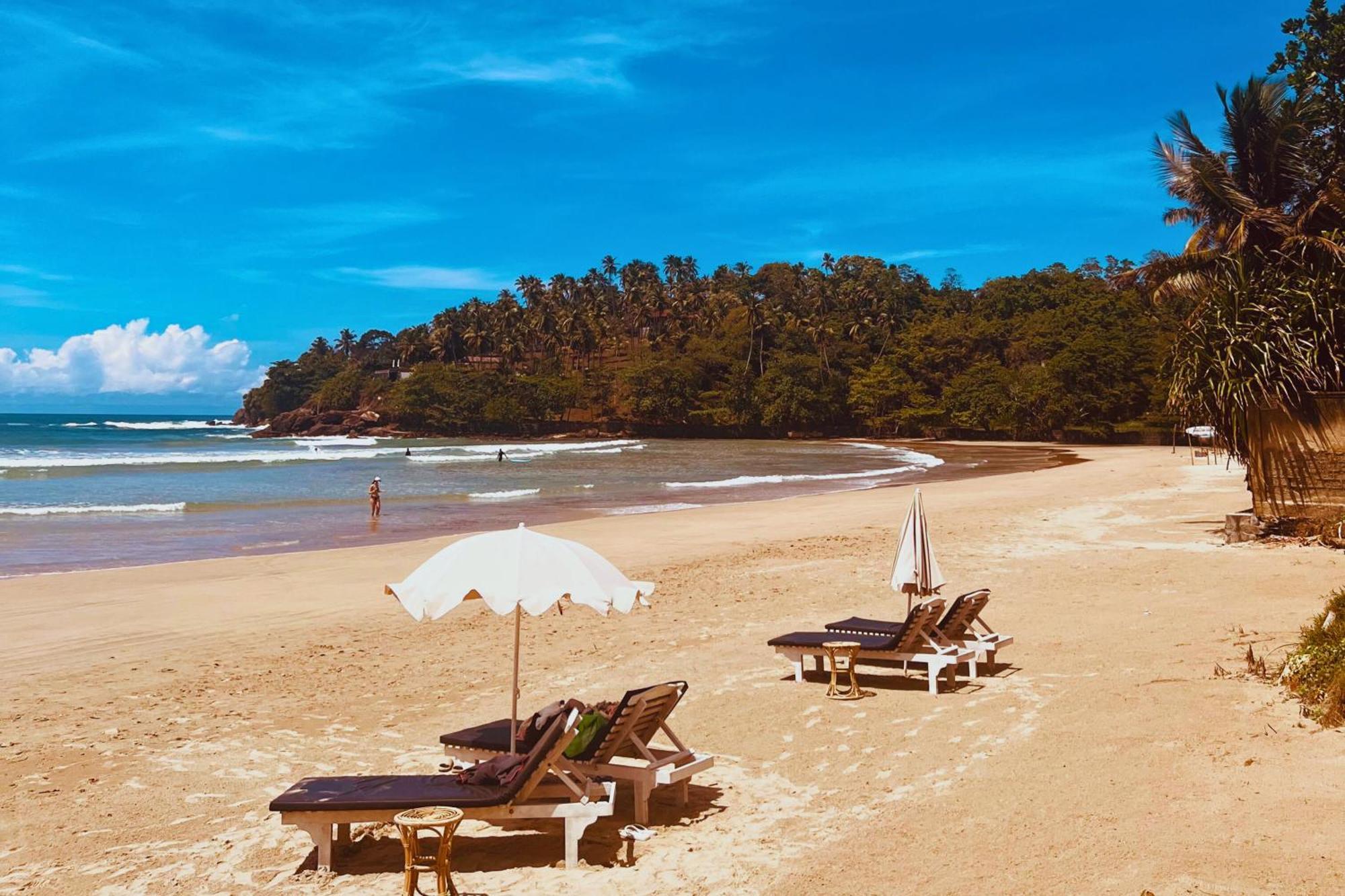 Calma - Surf, Yoga & Coffee On A Private Beach 迪克韦勒 外观 照片
