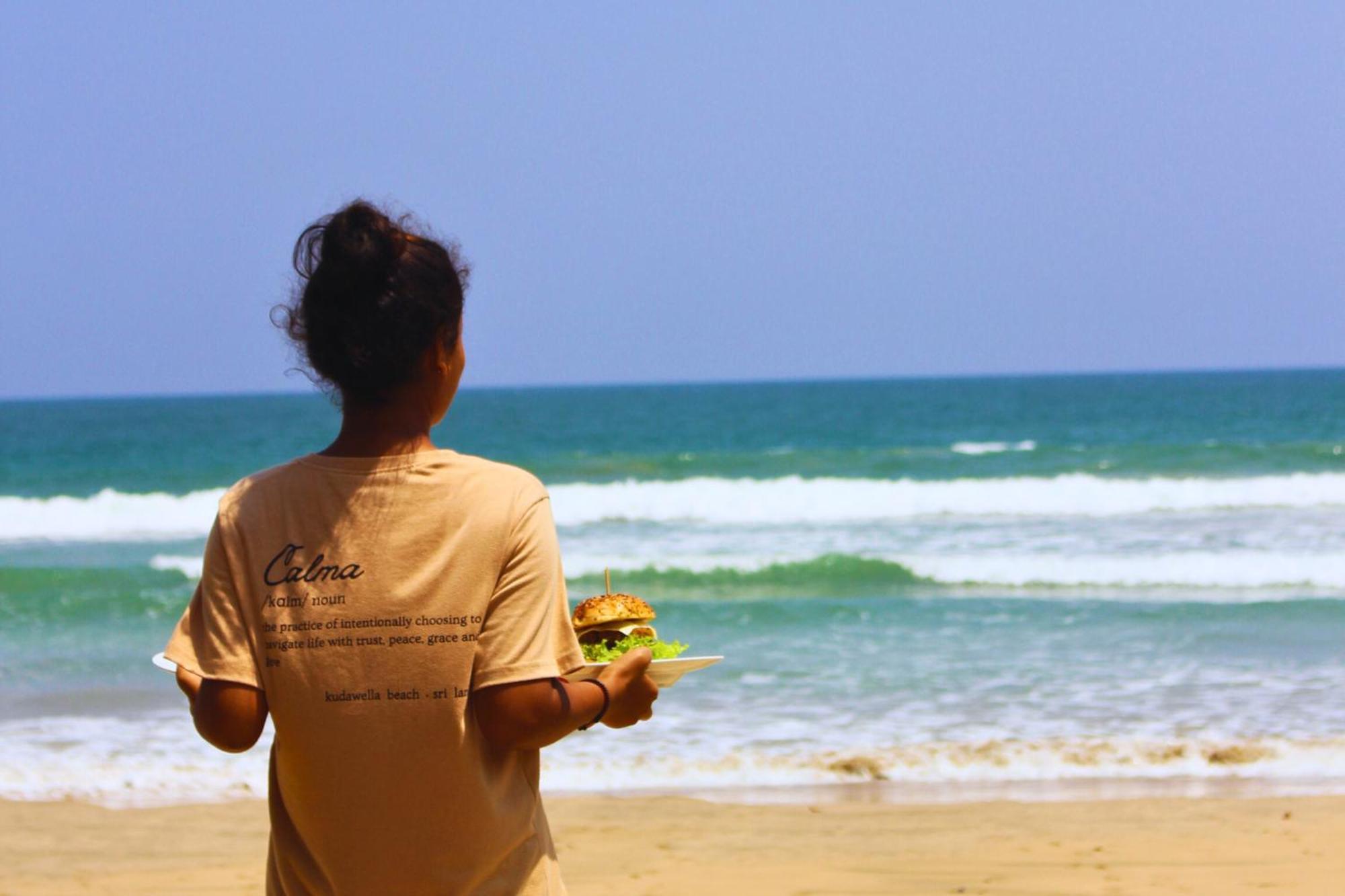 Calma - Surf, Yoga & Coffee On A Private Beach 迪克韦勒 外观 照片