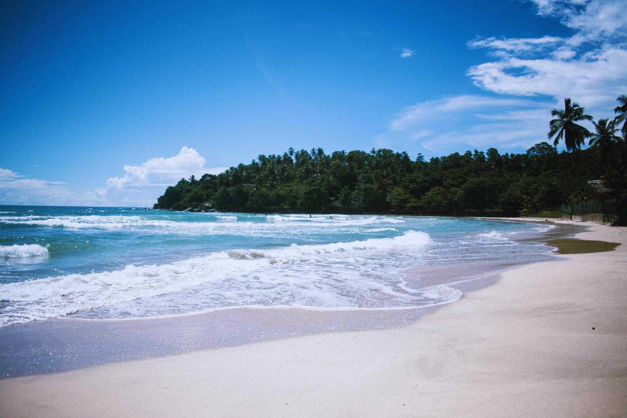 Calma - Surf, Yoga & Coffee On A Private Beach 迪克韦勒 外观 照片