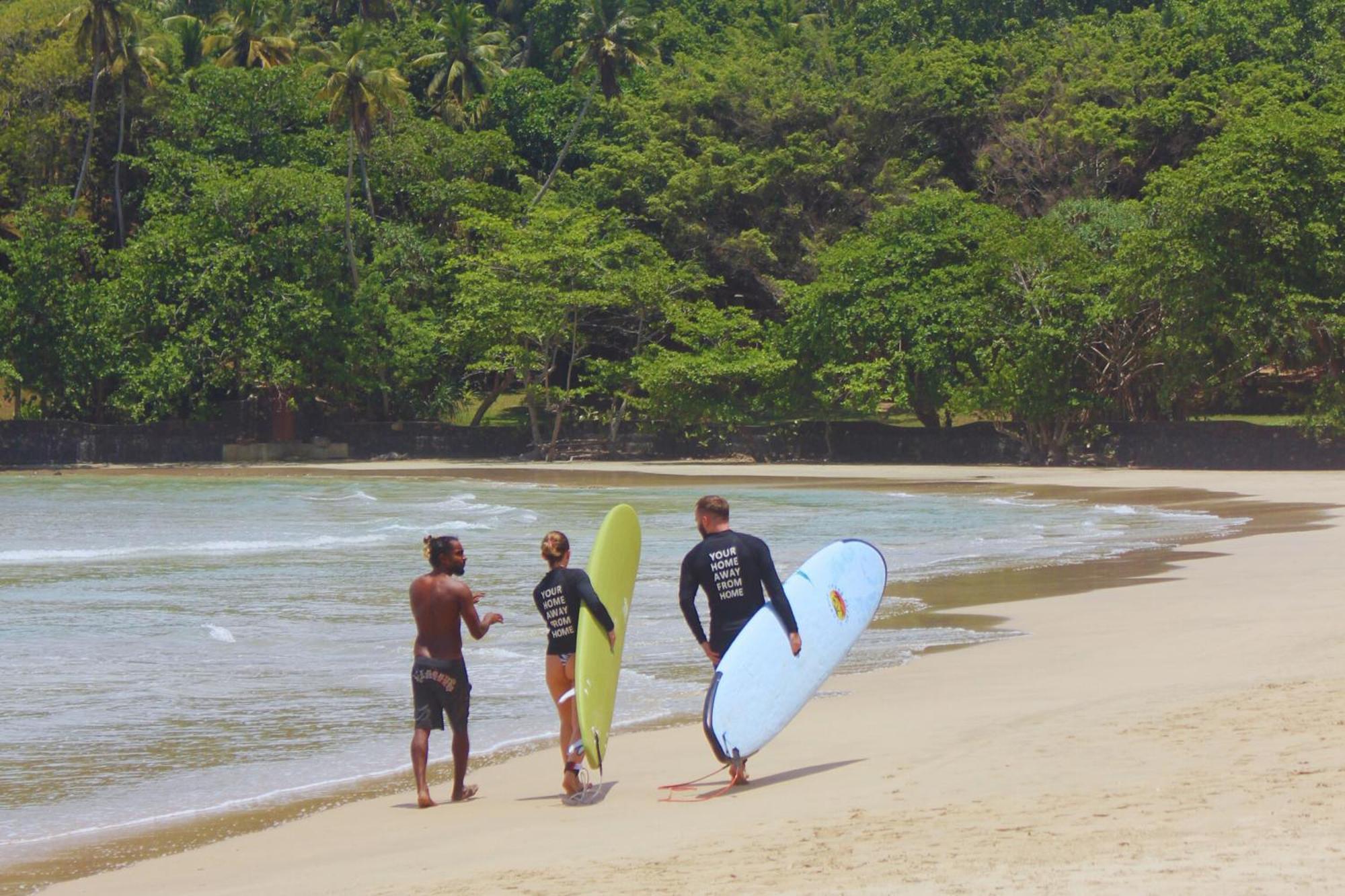 Calma - Surf, Yoga & Coffee On A Private Beach 迪克韦勒 外观 照片