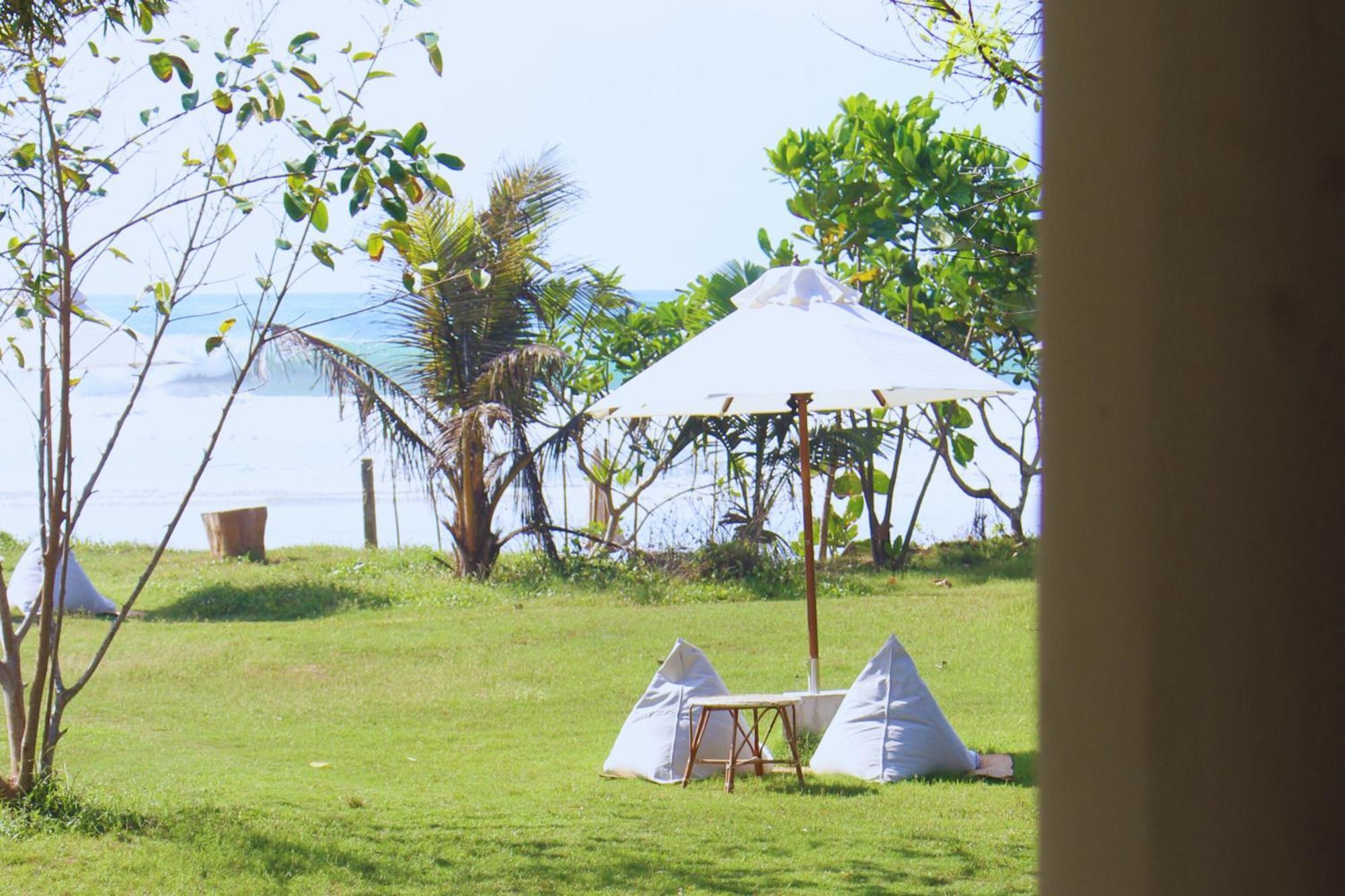 Calma - Surf, Yoga & Coffee On A Private Beach 迪克韦勒 外观 照片