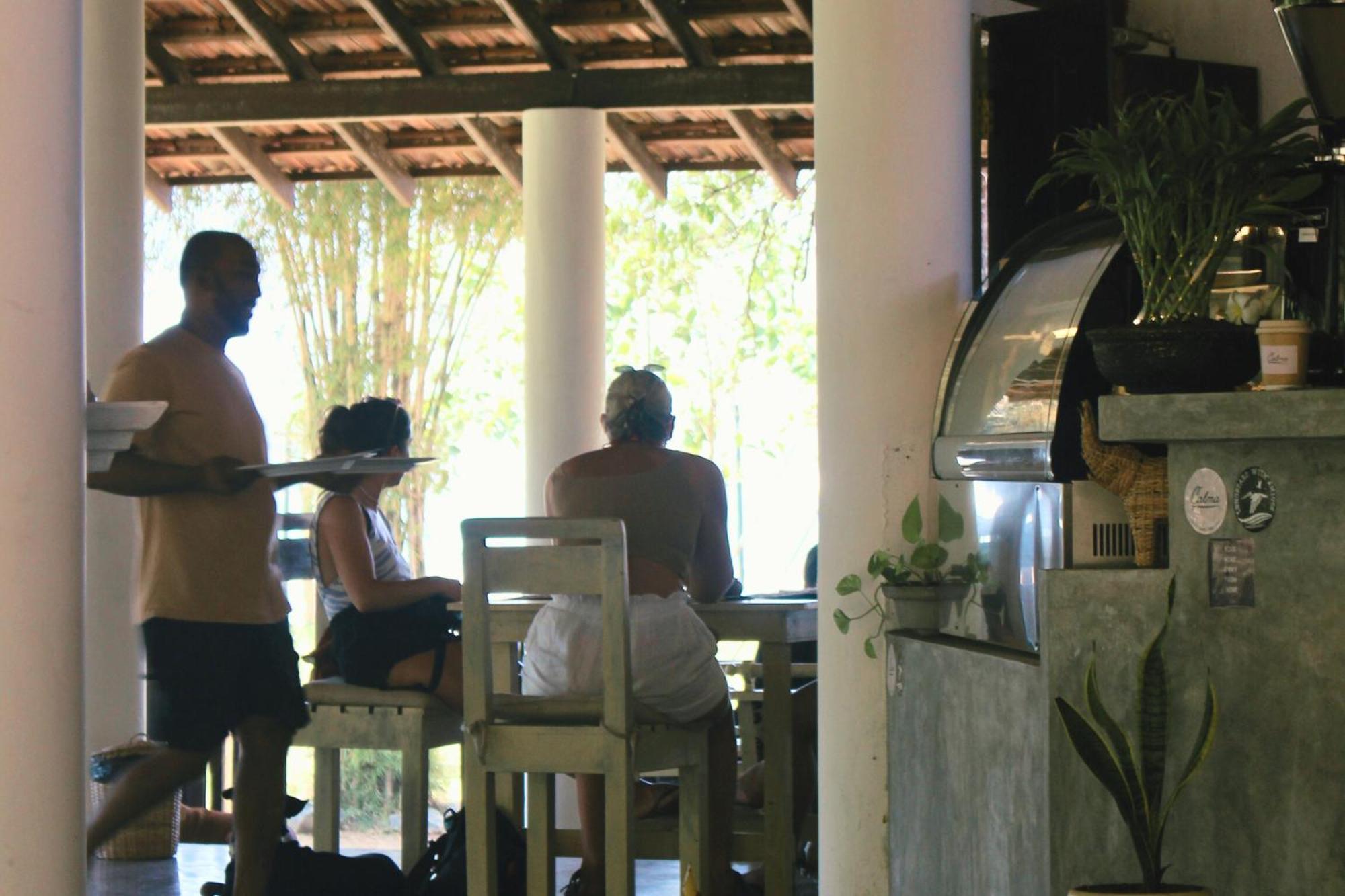 Calma - Surf, Yoga & Coffee On A Private Beach 迪克韦勒 外观 照片