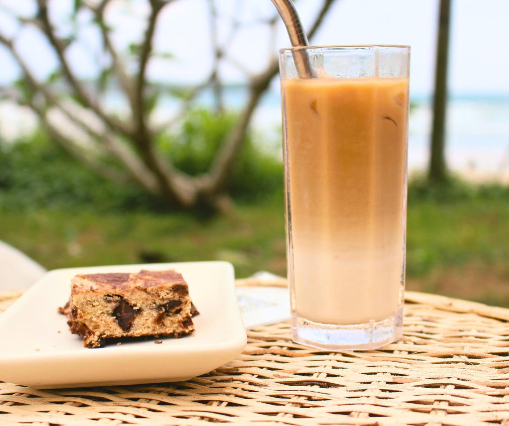 Calma - Surf, Yoga & Coffee On A Private Beach 迪克韦勒 外观 照片