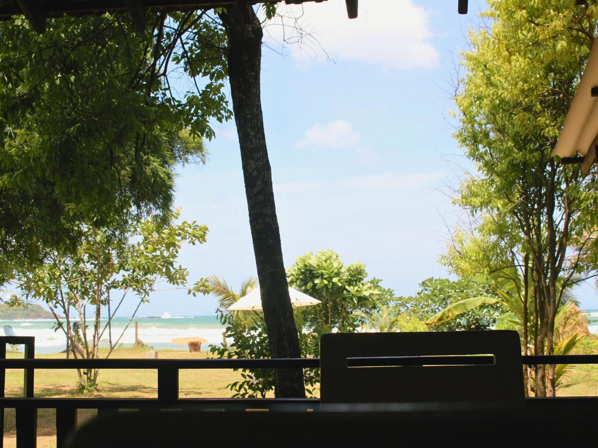 Calma - Surf, Yoga & Coffee On A Private Beach 迪克韦勒 外观 照片